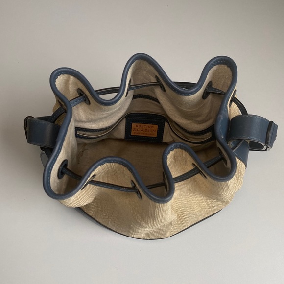 Shoulder & Crossbody Large Drawstring Bucket Bag - Picture 3 of 4